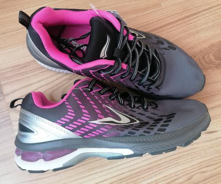 Bežecké tenisky, 39