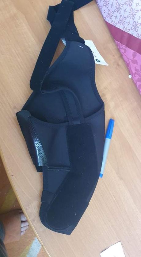 Ortéza s kovovým držiakom,