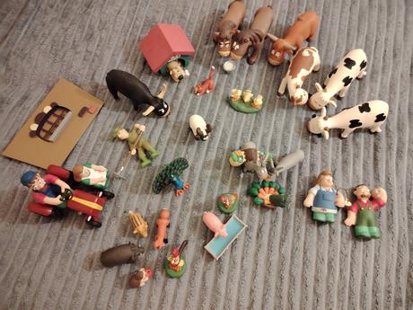 Zvieratká moja farma, ľudia a traktor,