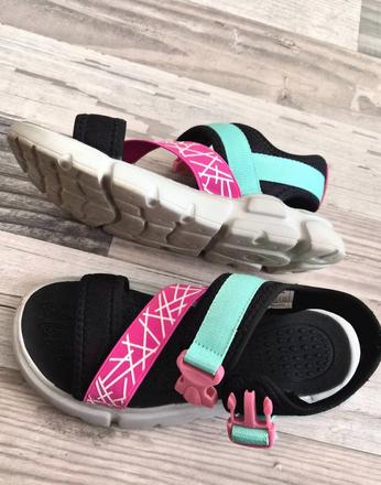 Sandalky, 35
