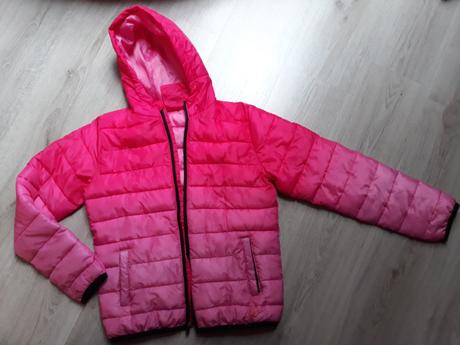 Dievčenská vetrovka, 158