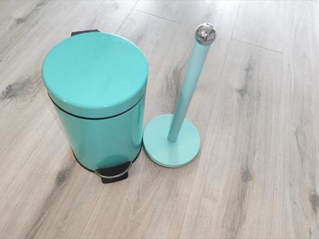 Kôš so stojanom na toaletný papier, 