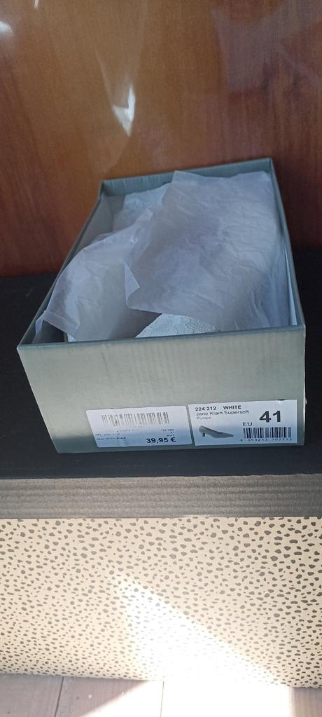 Svadobné lodičky, 41