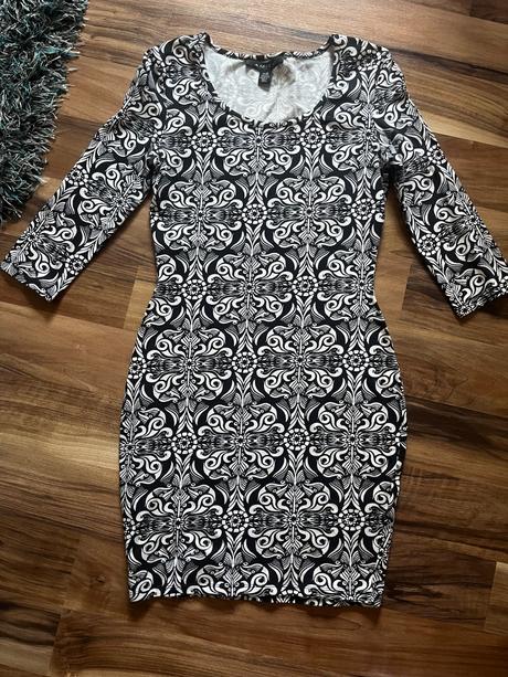 Vzorkované šaty, veľkosť s/m, amisu,38