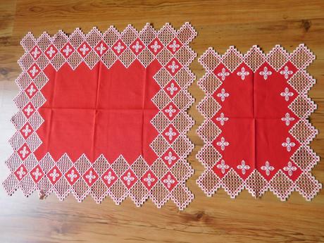 Ručne vyšívaný set obrusov-64x71cm,,