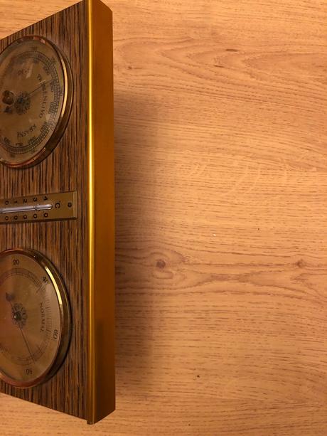 Krásny teplomer merac vlhkosti počasia, 