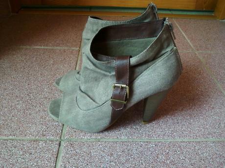 Čižmičky s otvorenou špičkou, 39