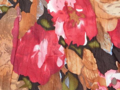 Kvalitna letna velmi pekna sukna, 38