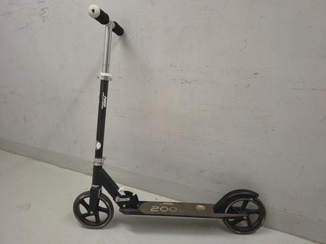 Kolobežka scooter 200, 