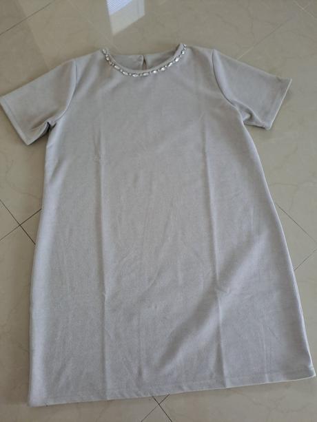 Pekne šaty, gate,42