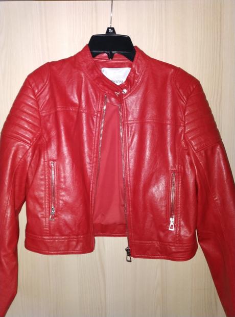 Červená bundička, bershka,m