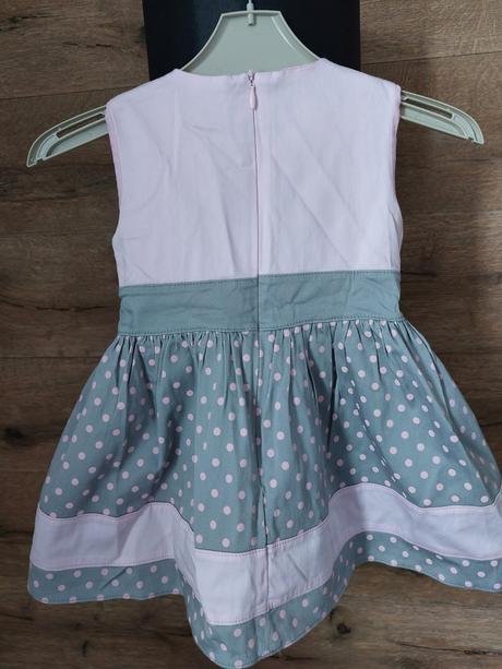 Dievčenské šaty, 86