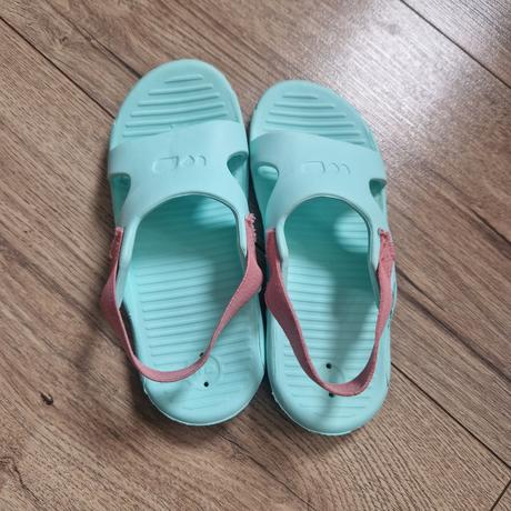 Decathlon sandalky/ šlapky ku vode, nabaiji,29