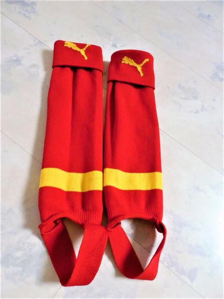 Chrániče/štulpne na futbal - 2 páry, puma,l