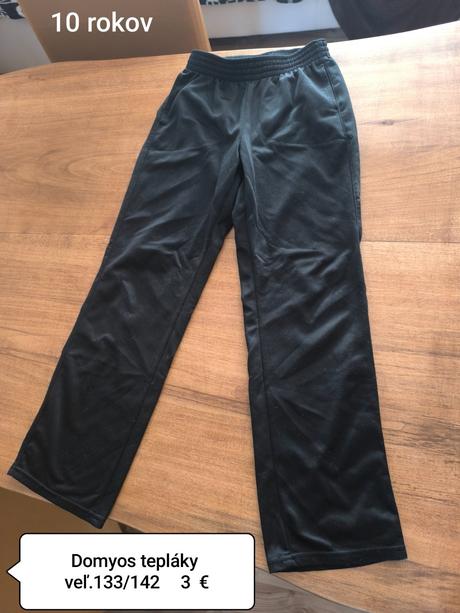 Tepláky, domyos,134