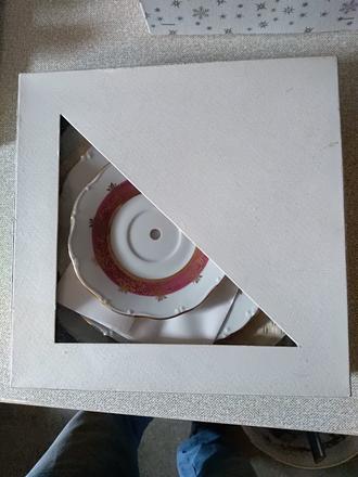 Dvojposchodovy tanier,