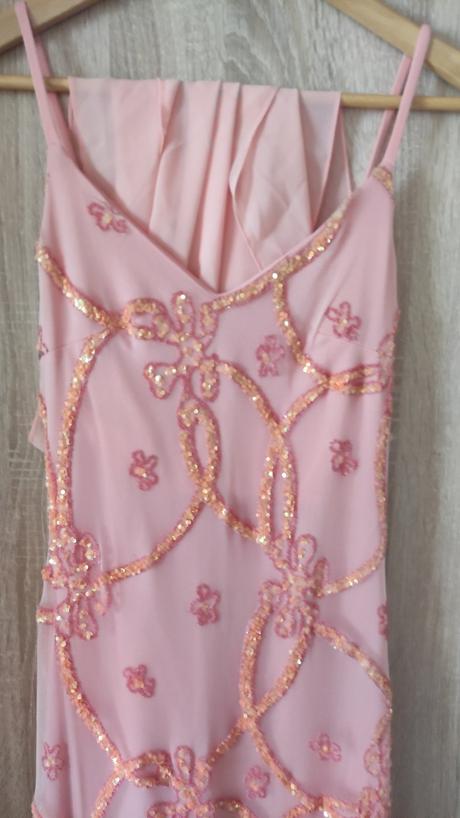 Spoločenské šaty, 38