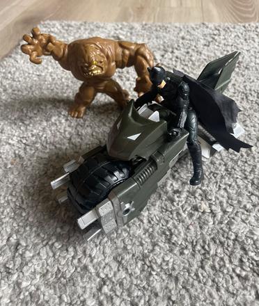 Batman s motorkou a golemom, 