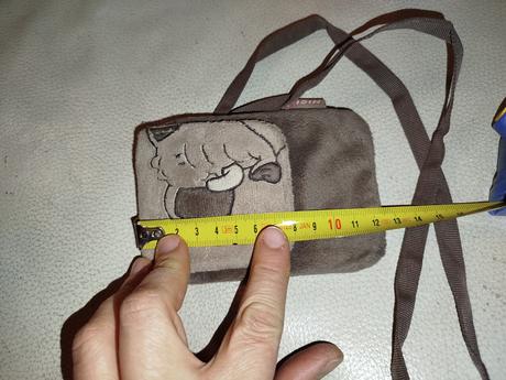 Obal na mobil alebo hocičo, nici