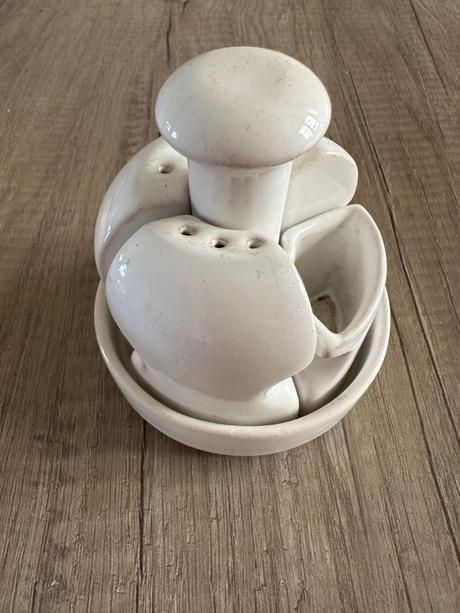 Soľnička, korenička, 