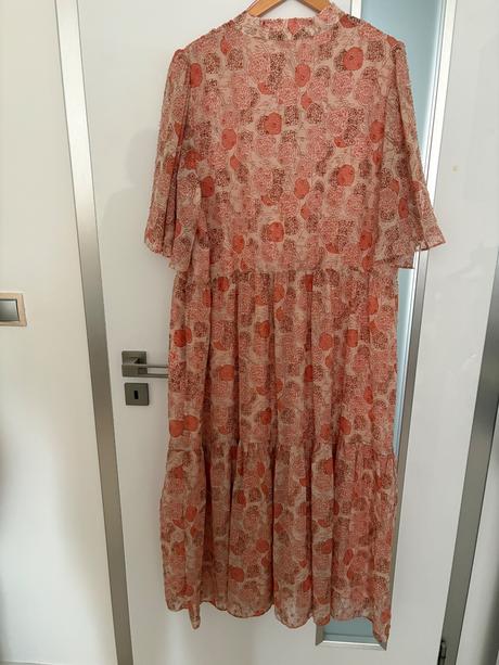 Dámske šaty, 4xl