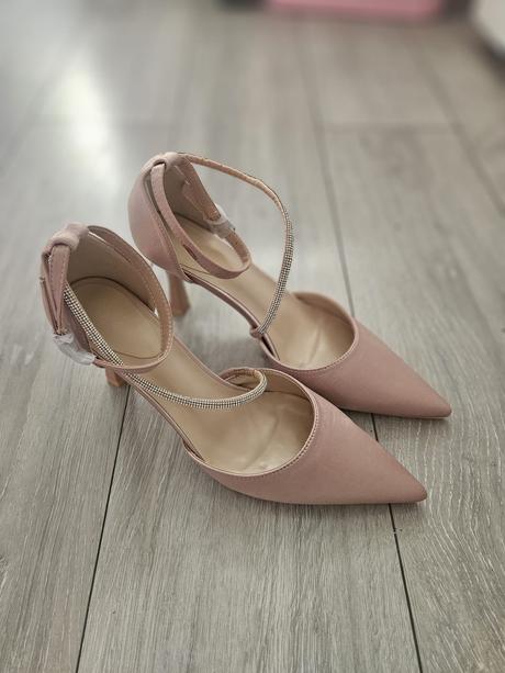 Nove lodicky telovej farby  satenovy povrch 40, 40