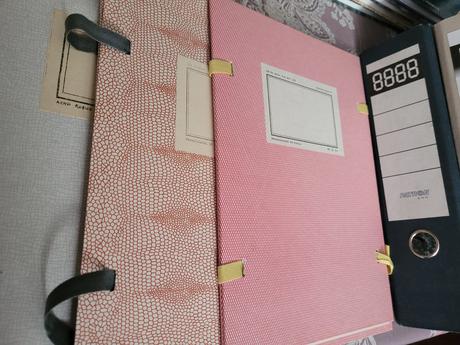 Zošity, obaly, zakladače a iné do domácnosti,