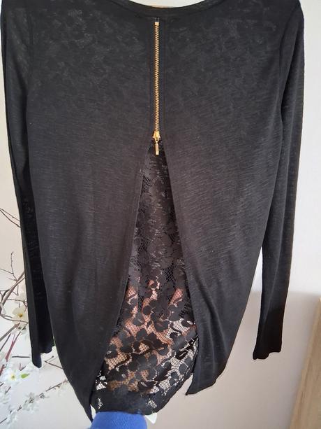 Svetrík s krajkovým chrbátom, 42