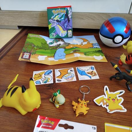 Balík hračiek pokémon,