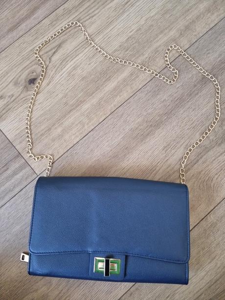 Modrá listová kabelka, 