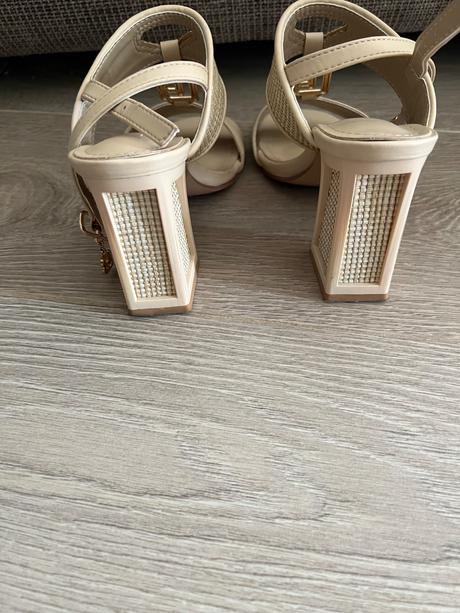 Sandalky na opätku laura biagotti, veľkosť 35, 35