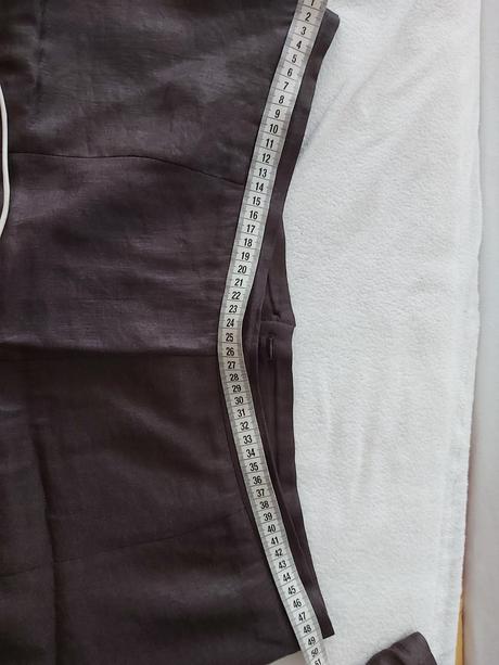 Spoločenský kostým, 42