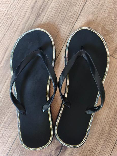 Šľapky s kamienkami, 35