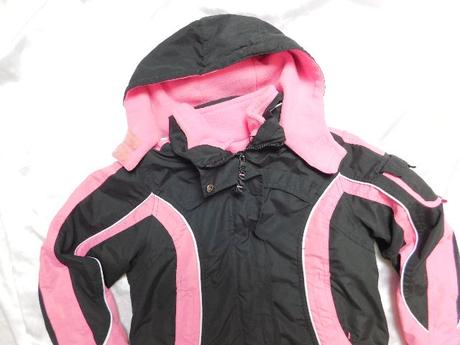 Kvalitna bunda 2v1 s odonimatelnou mikinou, 122