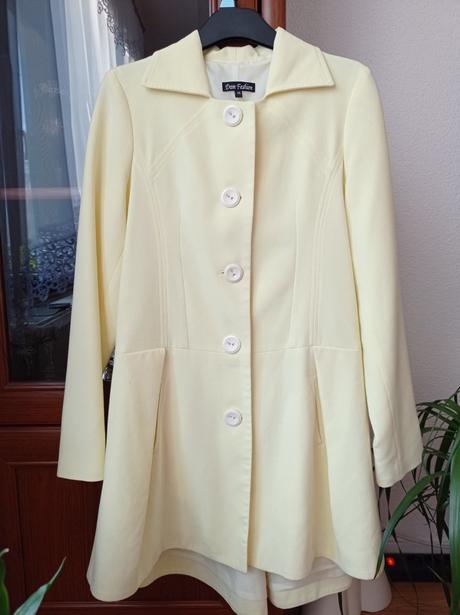 Krásny žltý kabatik, 36