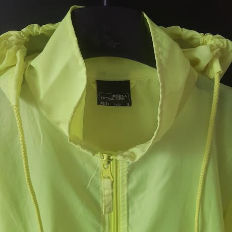 Nepremokavá športová bunda, 158