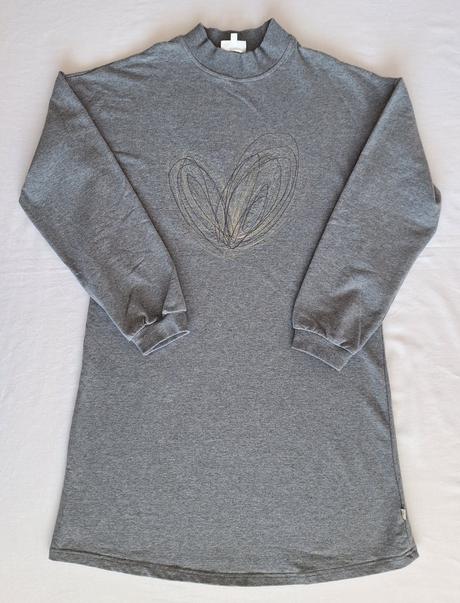 Šaty šedé, pompdelux,158