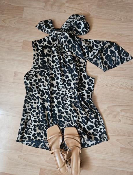 Krásna zaujímavá blúzka vince camuto, m