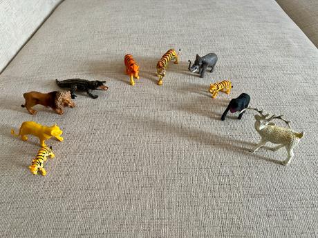 Divoke zvierata tiger lev krokodil slon opica, 