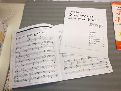 Roald dahl's musical - complete perform pack su22,