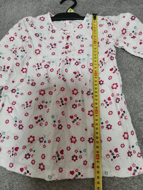 Menčestrové šaty, 86