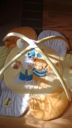 Hracia deka s hrazdičkou,