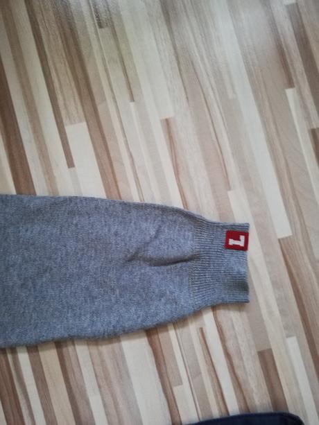 Šedý svetrík, h&m,104