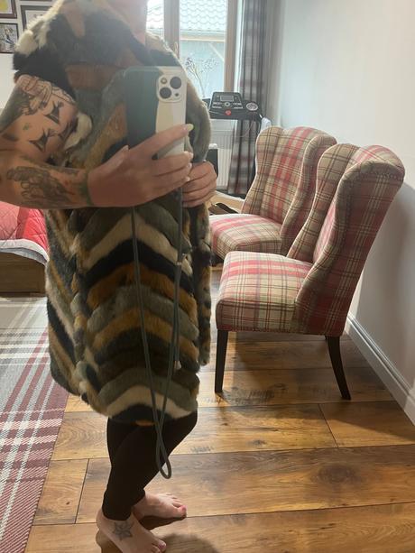 Dámska vesta značka urbancode veľkosť 8, s