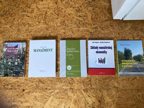 Rôzne knihy, 