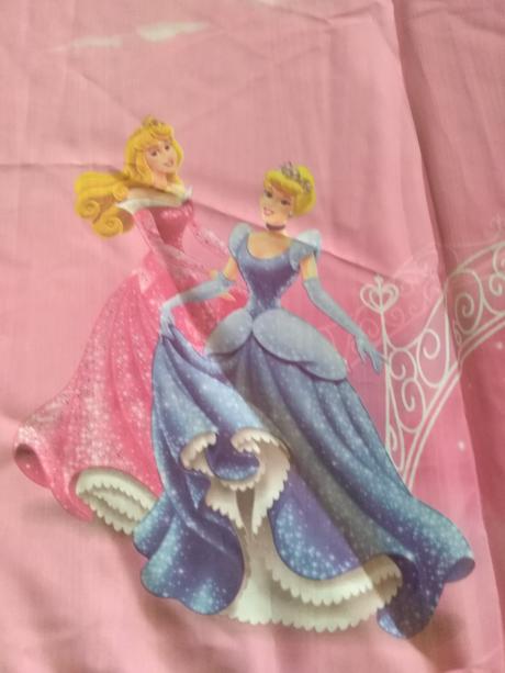 Záclona s princeznami, 