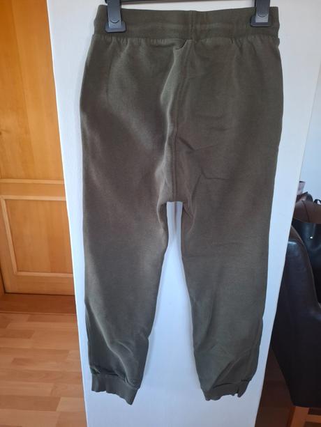 2 ks teplákov, lindex,152