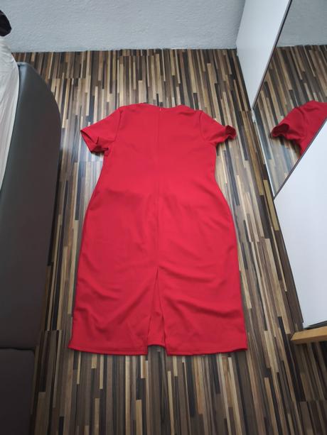 Červené šaty veľ 48( 2xl/3xl) nové, 48