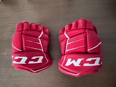 Hokejové rukavice ccm, 