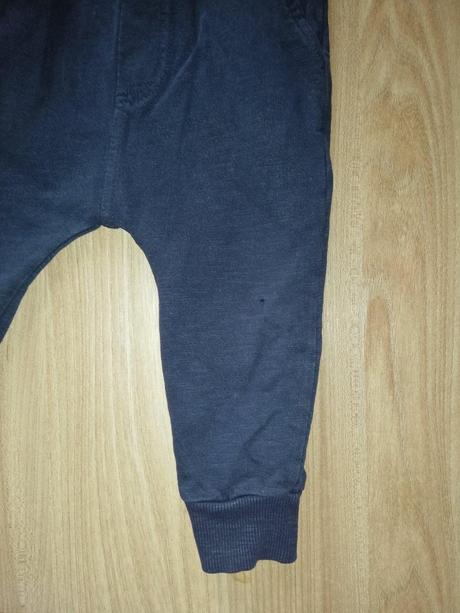 Tmavomodré tepláky, next,86